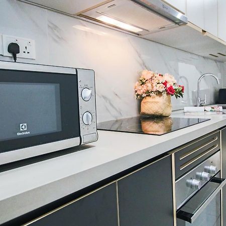 Residenza Condonium - D1Mension & Zenity Tower, Sg'S Heart & Gym, Pool 胡志明市 外观 照片